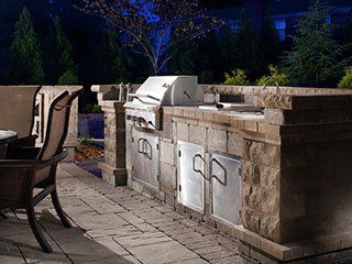 Outdoor Kitchens & Firepits